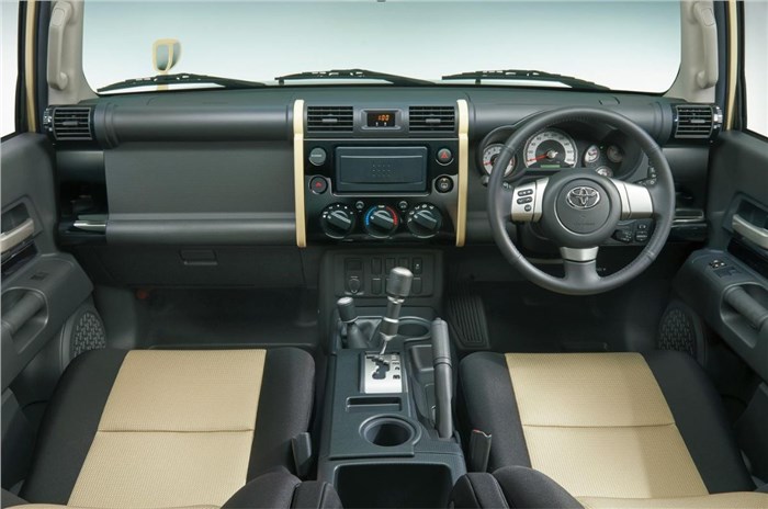 Toyota FJ Cruiser Final Edition interior 